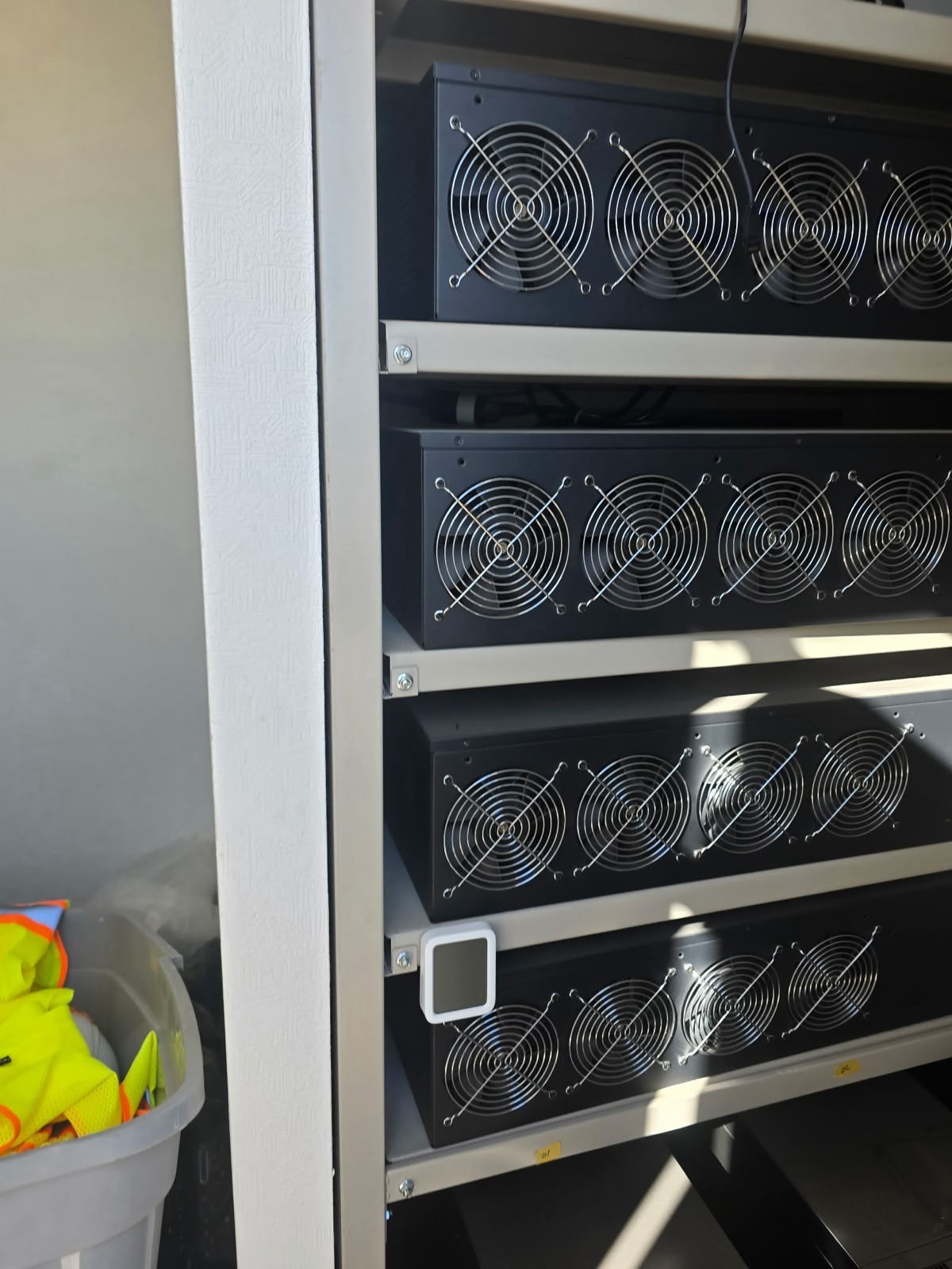 Rack-mounted GPU equipment; condition unverified